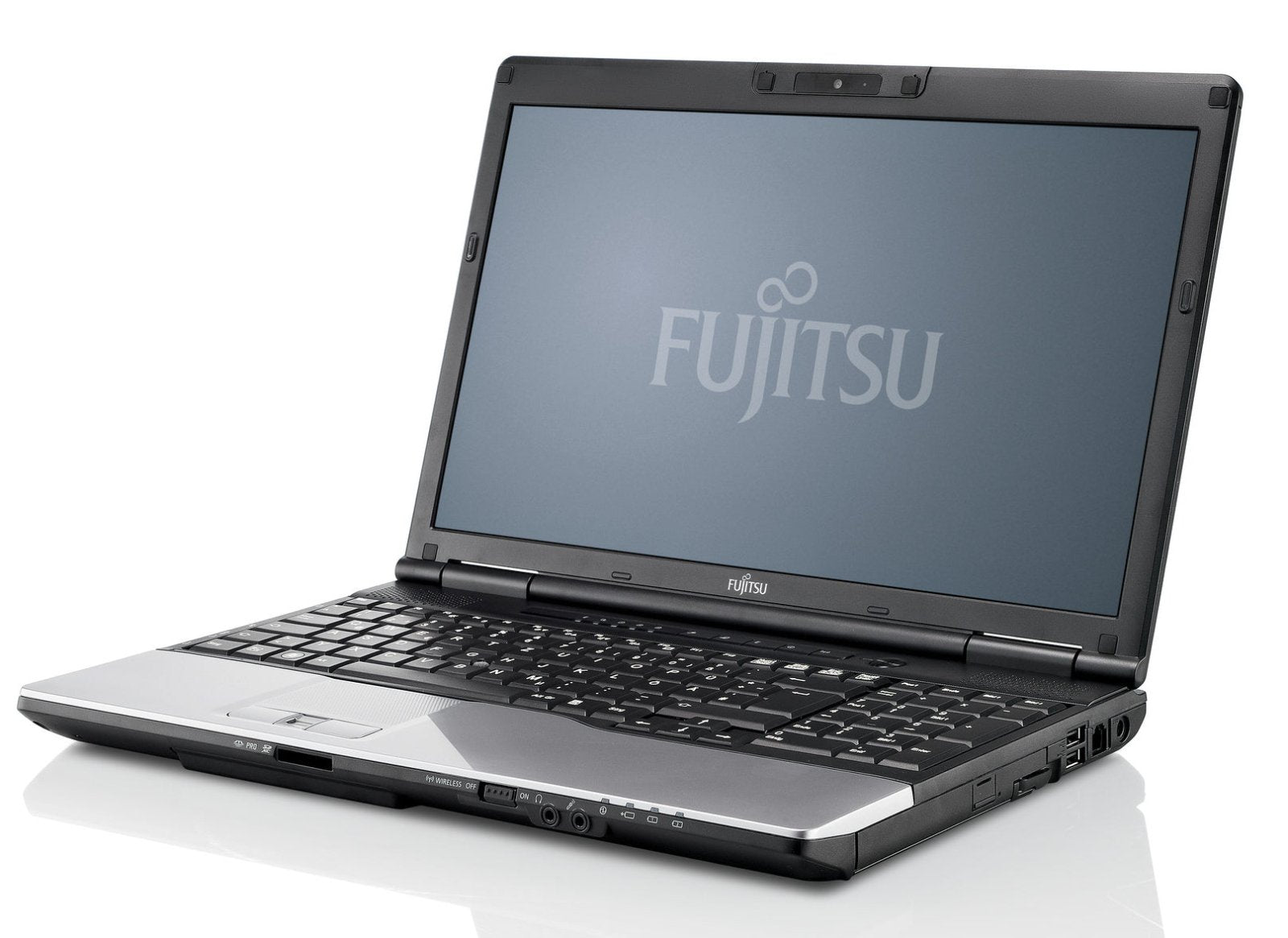 Fujitsu Lifebook E782 15,6 Zoll 1600x900 HD+ Intel Core i5 256GB SSD 8GB Windows 10 Pro DVD Brenner refurbished